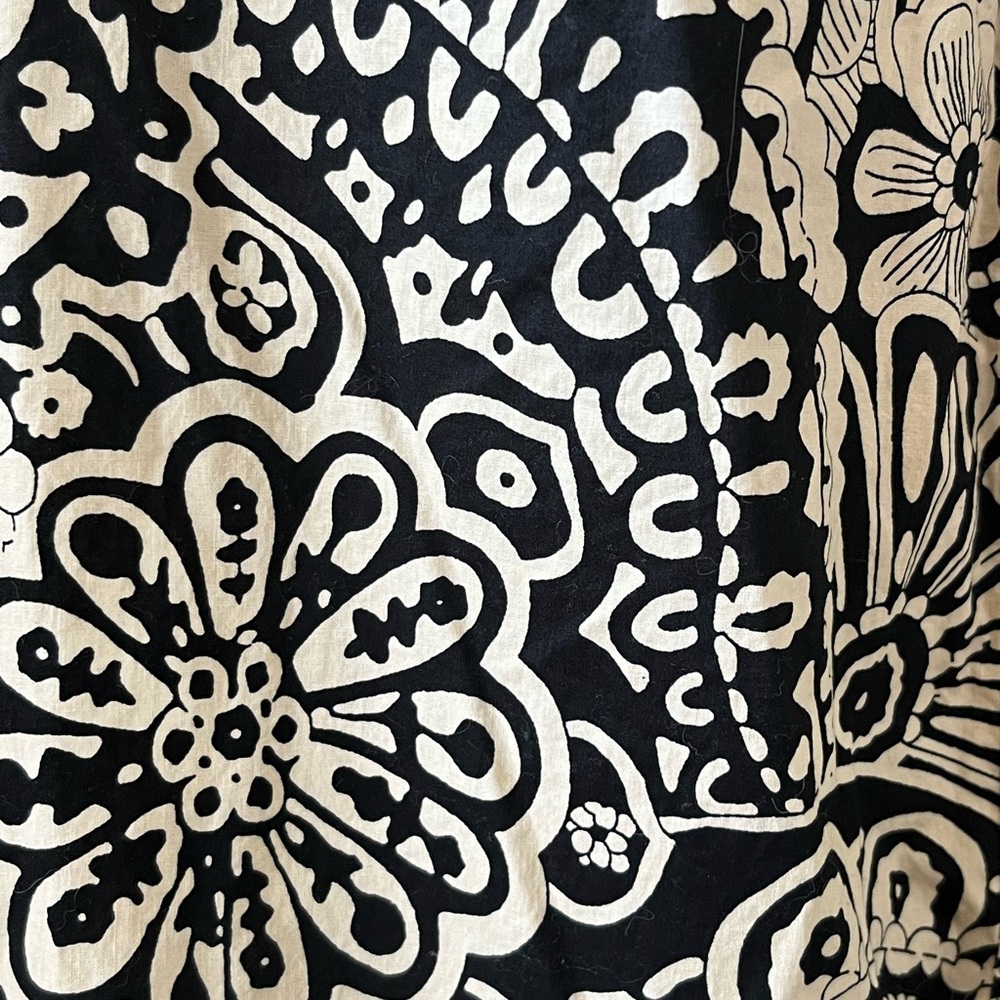 Umgee Monochrome Floral Top - Picture 9 of 14